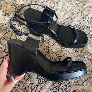 Gucci black leather platform wedge sz 8